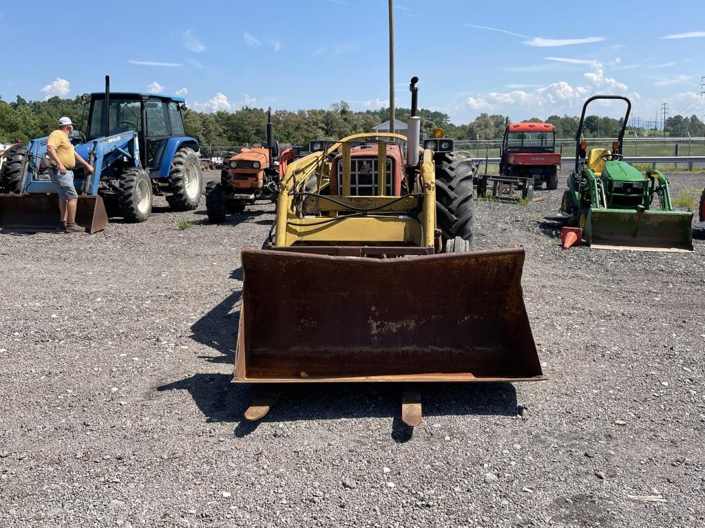 INTERNATIONAL 674 TRACTOR