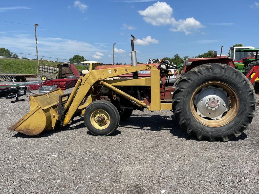 INTERNATIONAL 674 TRACTOR