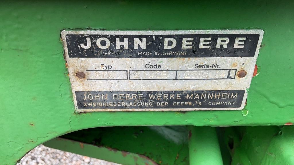 JOHN DEERE 2130