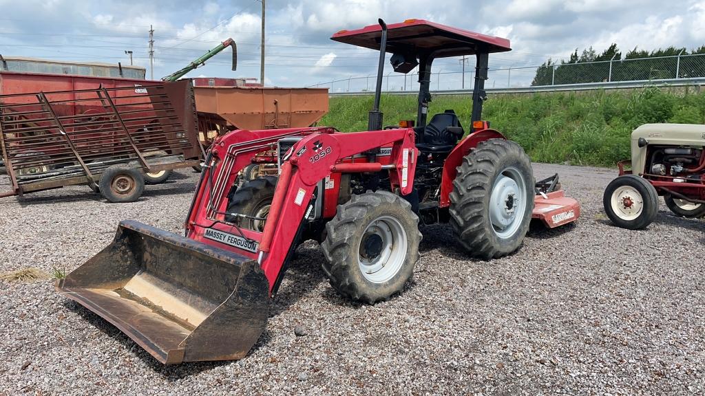 MASSEY FERGUSON 243 TRACTOR