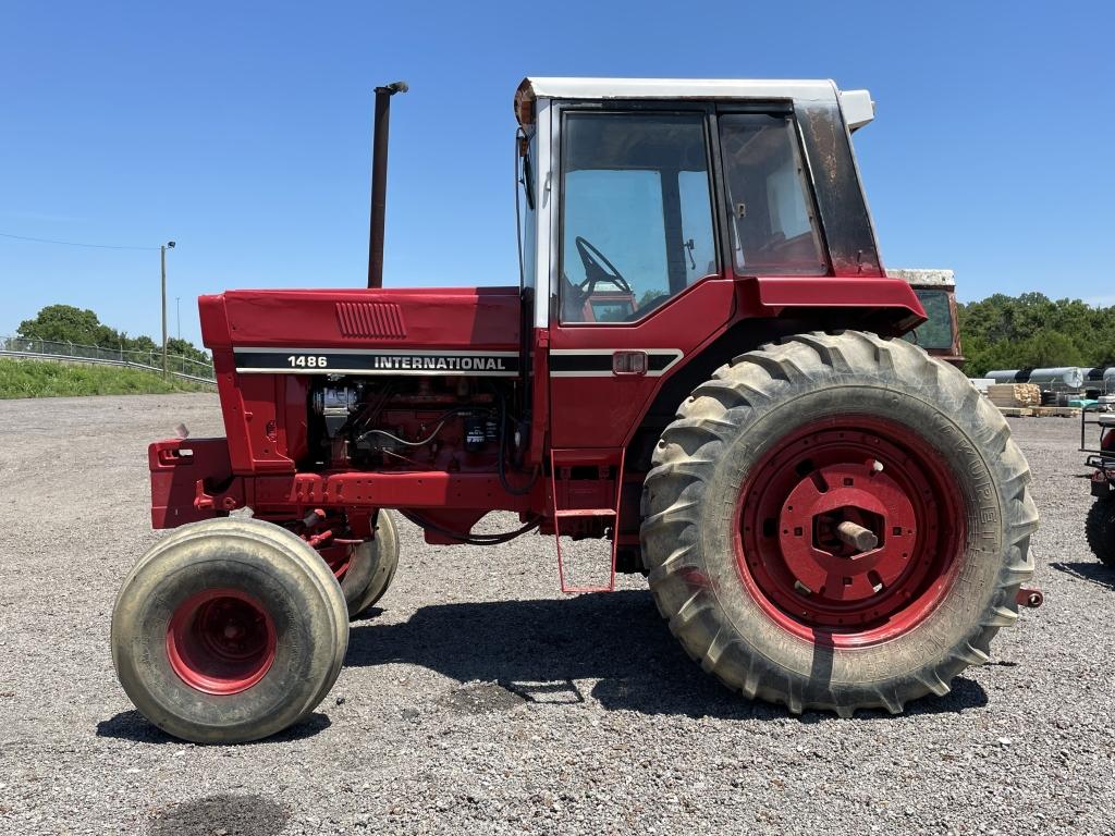 INTERNATIONAL 1486 TRACTOR