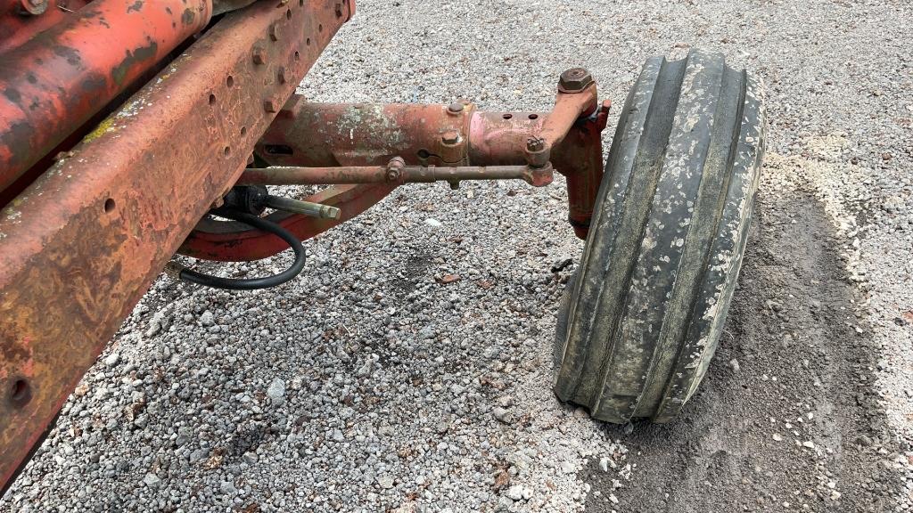 INTERNATIONAL HYDRO 100 TRACTOR