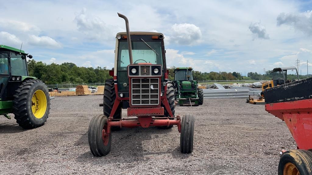 1086 INTERNATIONAL HARVESTOR TRACTOR