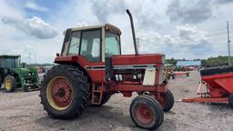 1086 INTERNATIONAL HARVESTOR TRACTOR