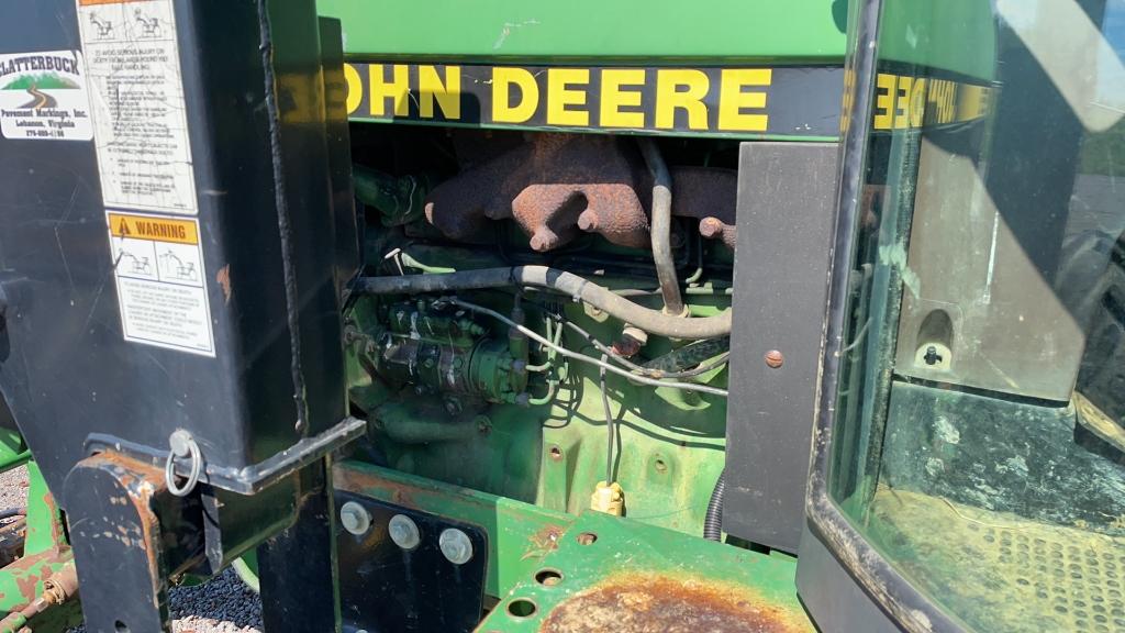 JOHN DEERE 2555 TRACTOR