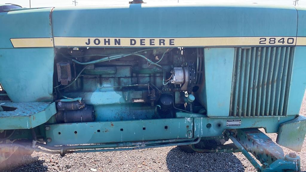 JOHN DEERE 2840 TRACTOR