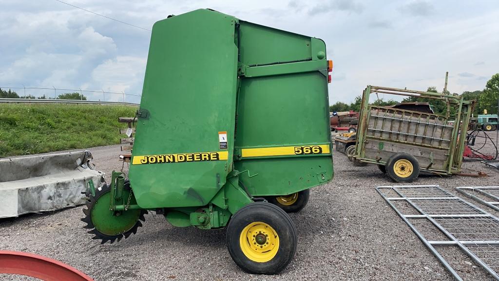 JOHN DEERE 566 ROUND BALER