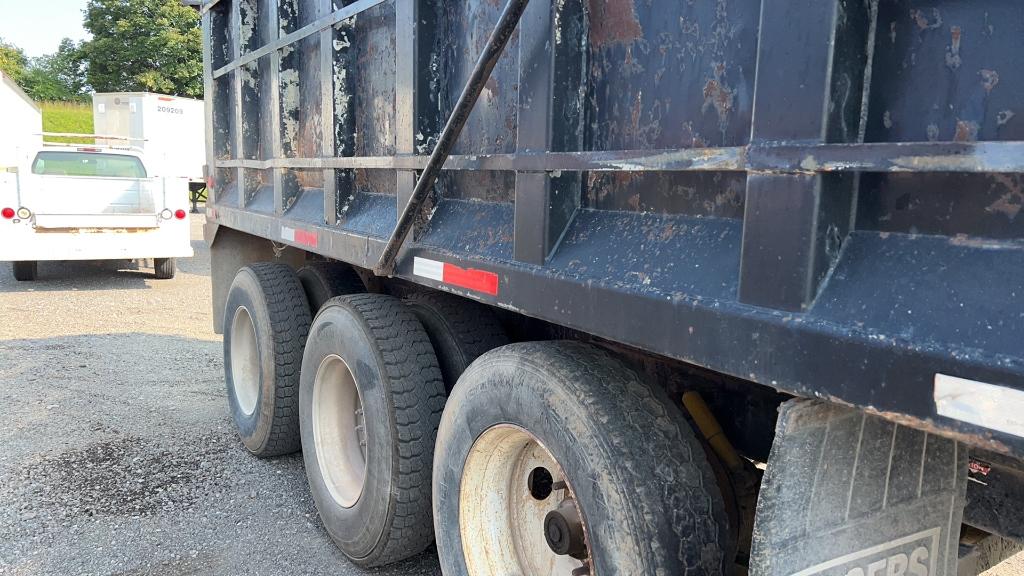 1997 KENWORTH T800 TRI AXLE DUMP TRUCK