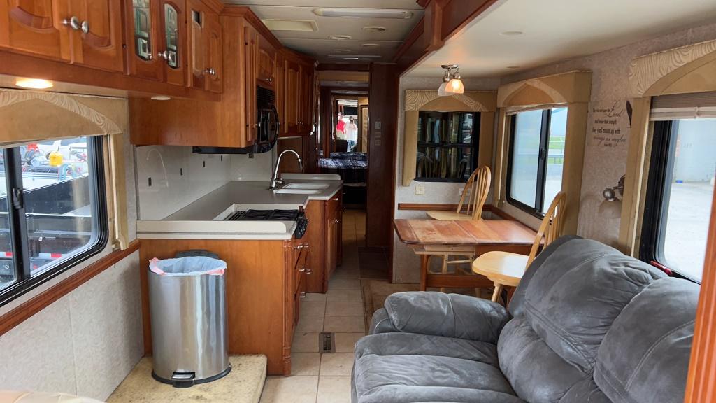 2007 NEWMAR DUTCH STAR 42' SINGLE AXLE MOTOR HOME