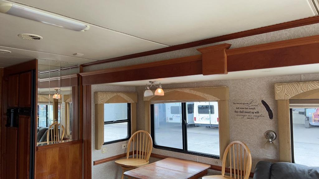 2007 NEWMAR DUTCH STAR 42' SINGLE AXLE MOTOR HOME