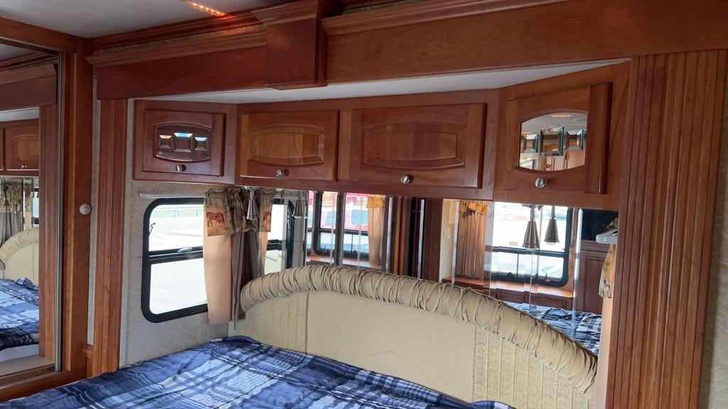 2007 NEWMAR DUTCH STAR 42' SINGLE AXLE MOTOR HOME