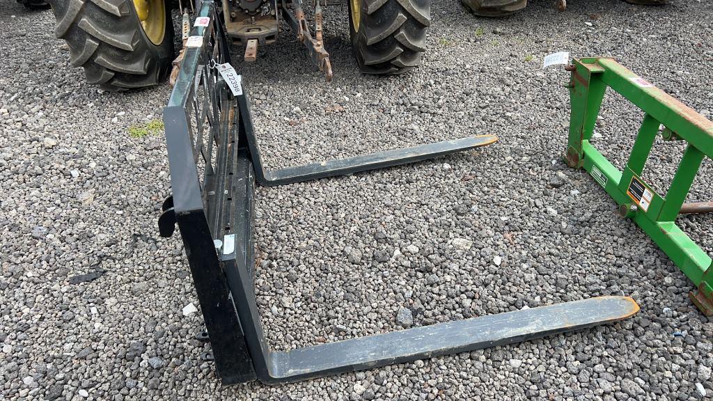 BLUE DIAMOND JD STYLE 48" PALLET FORKS