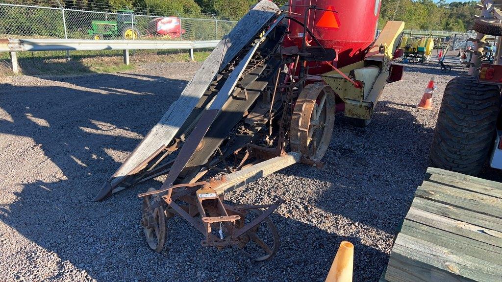 PULL TYPE 1 ROW CORN BINDER, GROUND DRIVEN