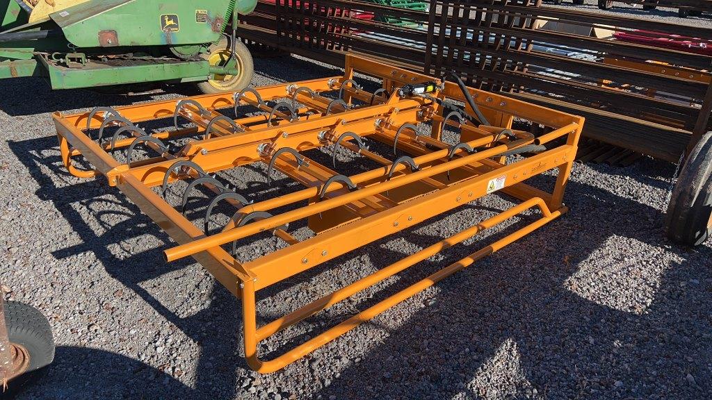 UNUSED HAY ACCUMULATOR GRAPPLE