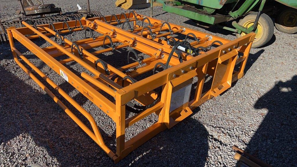 UNUSED HAY ACCUMULATOR GRAPPLE