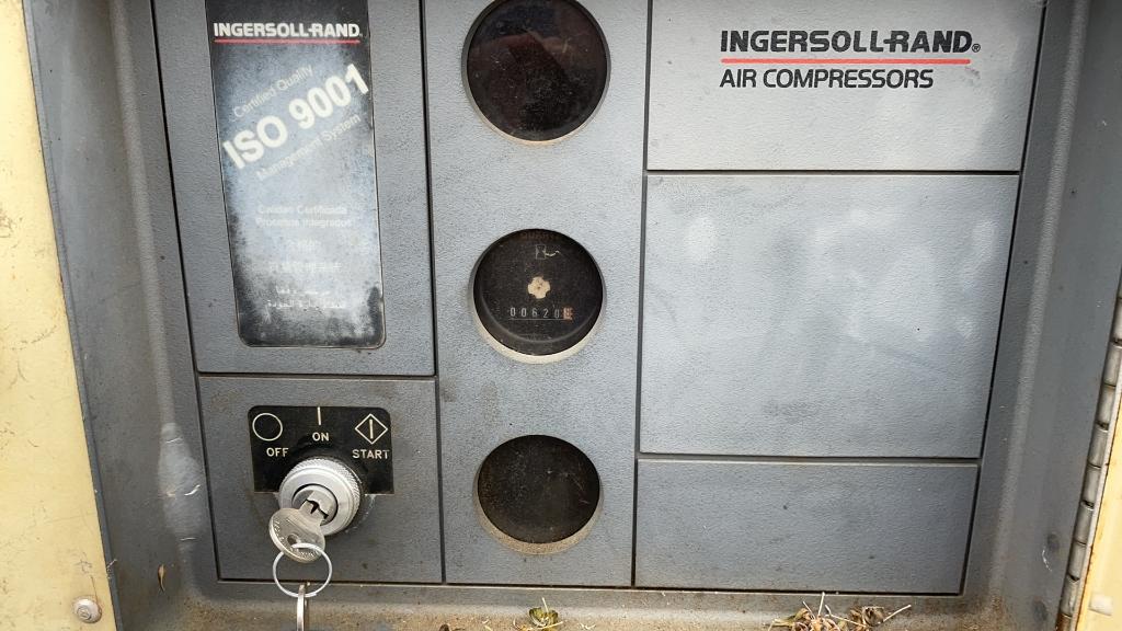 INGERSOLL RAND 185 TOWABLE AIR COMPRESSOR