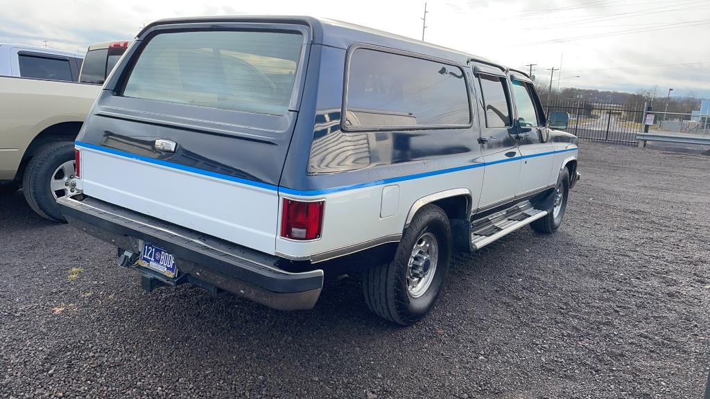 1989 CHEVROLET SUBURBAN