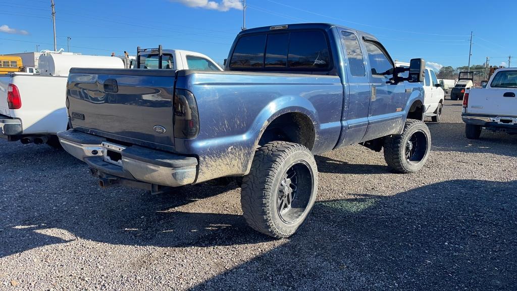 2005 FORD F-250 PICKUP TRUCK