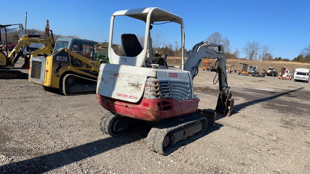 TAKEUCHI TB228 EXCAVATOR