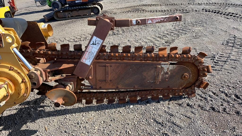 CASE 560 TRENCHER