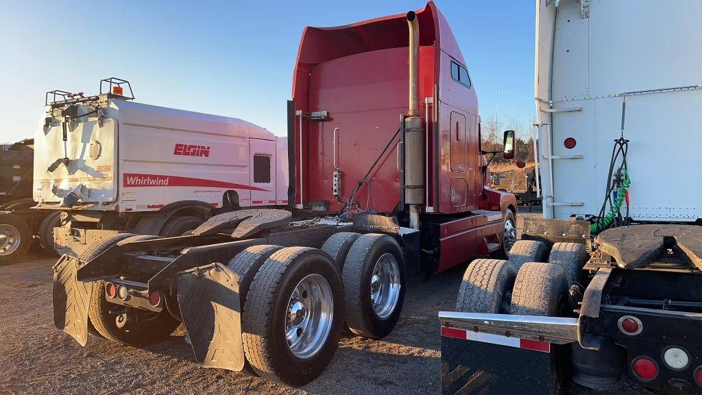 1996 KENWORTH T600B ROAD TRACTOR