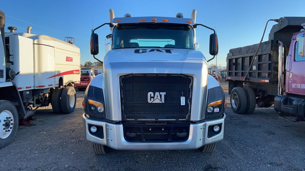 2012 CAT CT660 DAY CAB ROAD TRACTOR