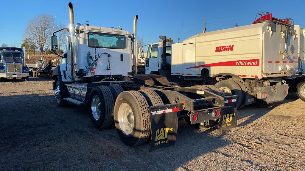 2012 CAT CT660 DAY CAB ROAD TRACTOR