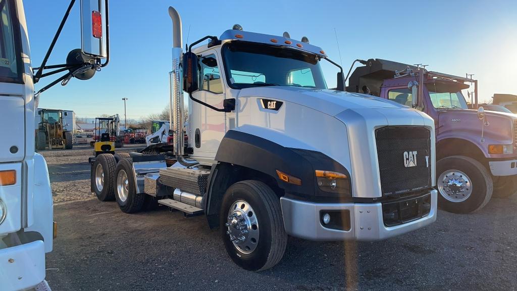 2012 CAT CT660 DAY CAB ROAD TRACTOR