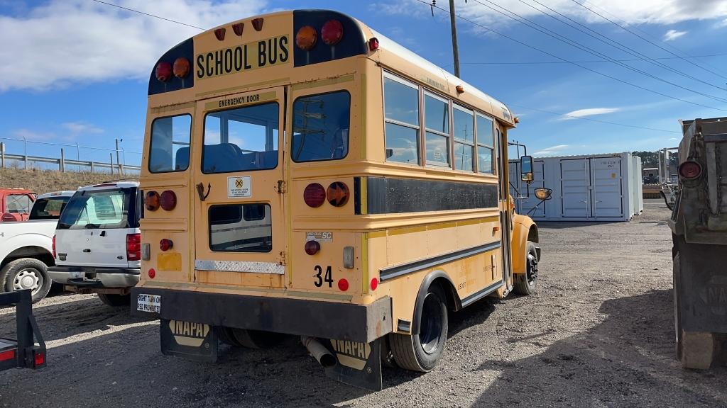 2000 INTERNATIONAL 3440 24 PASSENGER SCHOOL BUS