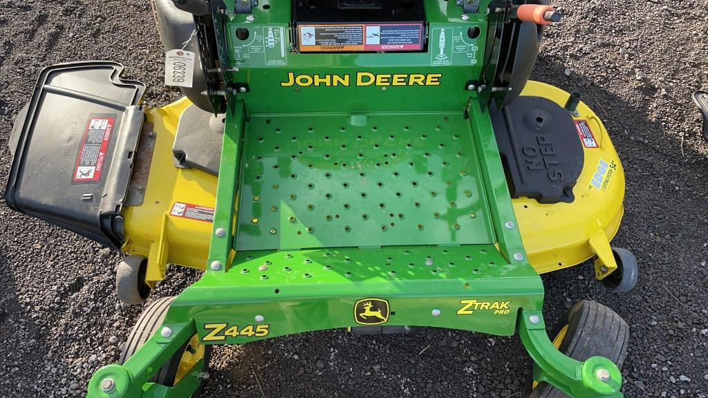 JOHN DEERE Z445