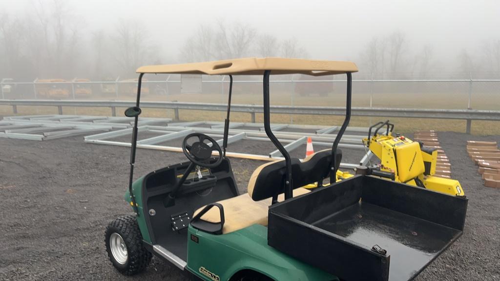 EZGO ELECTRIC GOLF CART