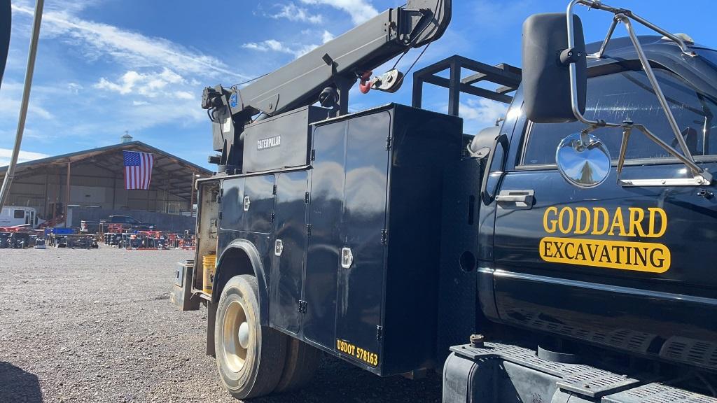 2002 GMC 6500 SERVICE TRUCK