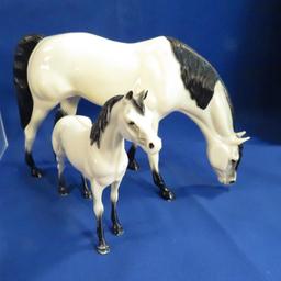 Hartland Plastics horses some sets, white & gray