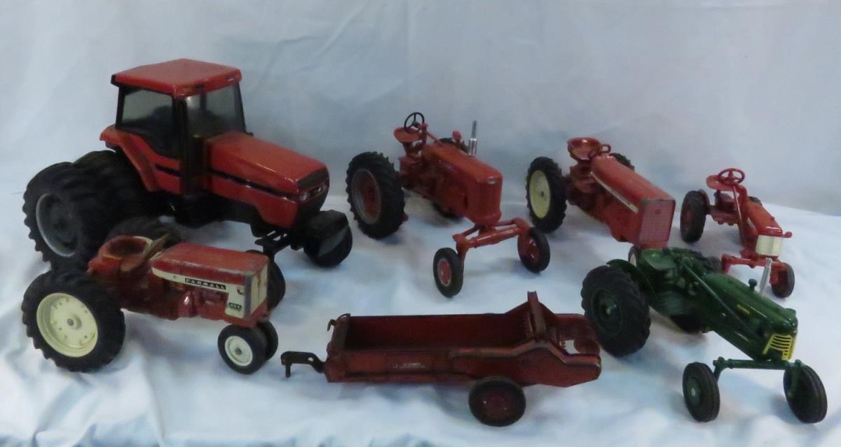 Ertl tractors & implements Farmall, Oliver, Intl