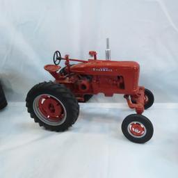 Ertl tractors & implements Farmall, Oliver, Intl