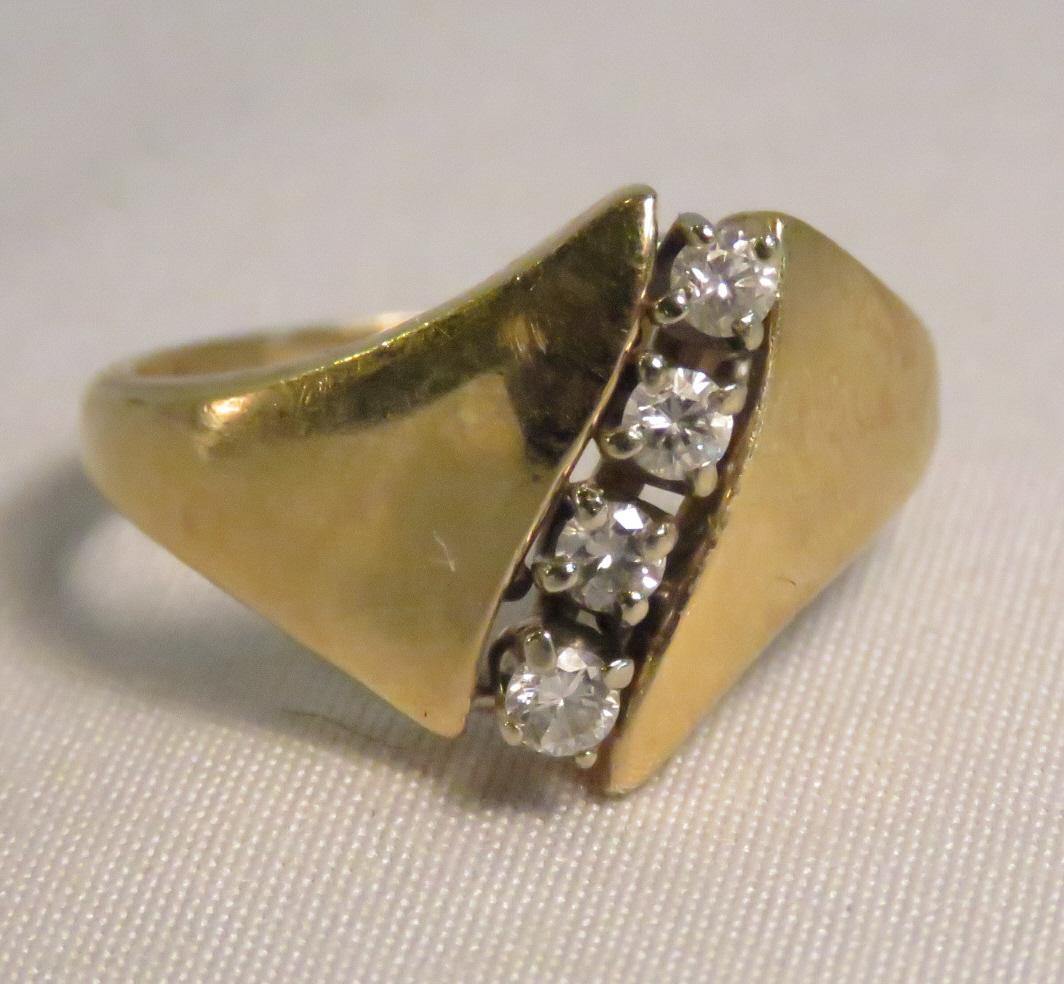 14kt gold ring with diamonds size 6 1/4, 4gtw