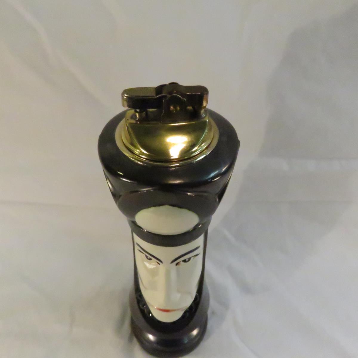 Japan Queen Chess piece table lighter