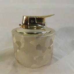 Ronson Varaflame table lighter with tag