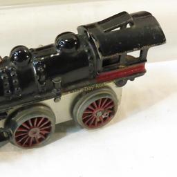 Pre-war Ives cast iron windup engine & 3 tin cars