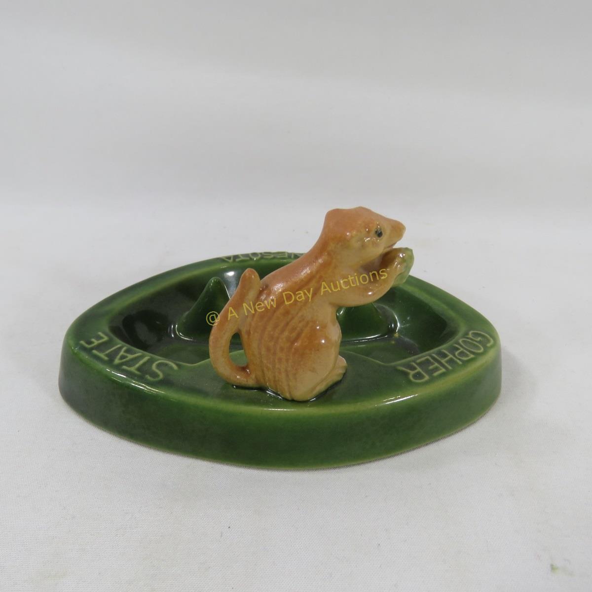 Rosemeade Gopher State Ashtray and S&P Set