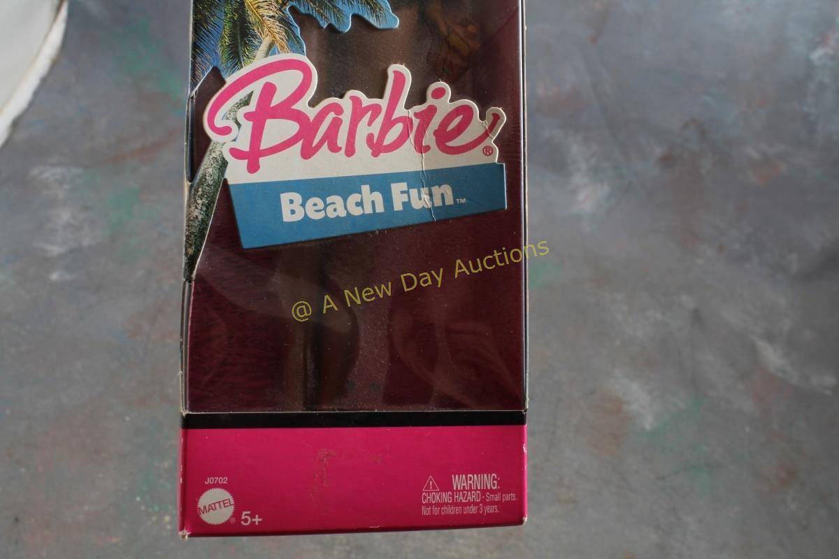 2005 Christie Beach Fun Barbie Doll in Box