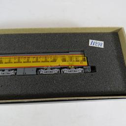 5 N Scale Train Cars with 1 Con-Cor Locomotive