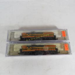 10 N Scale Train Cars with 2 Locomotives