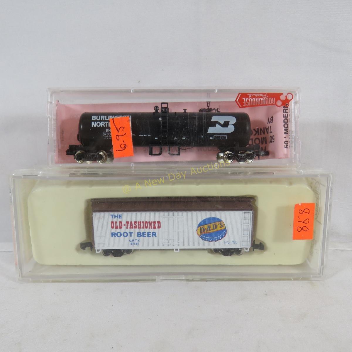 10 N Scale Train Cars with 2 Locomotives