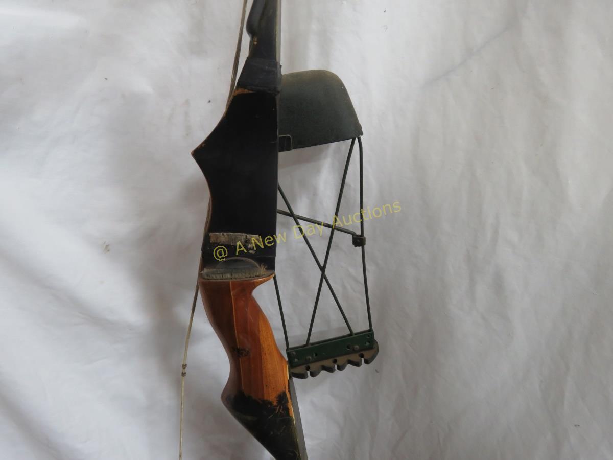 Vintage Recurve Bow with Quiver & Arrows