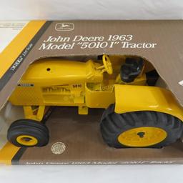 John Deere 1963 model 5010 I tractor with box