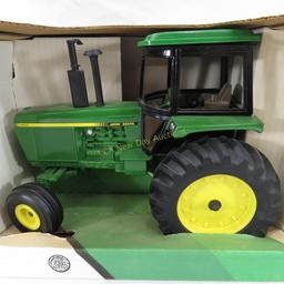 Ertl John Deere 4255 row crop tractor #5583