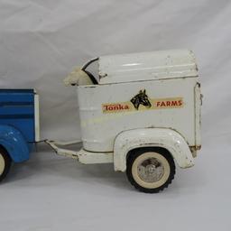 Tonka Farms truck and horse trailer with horses