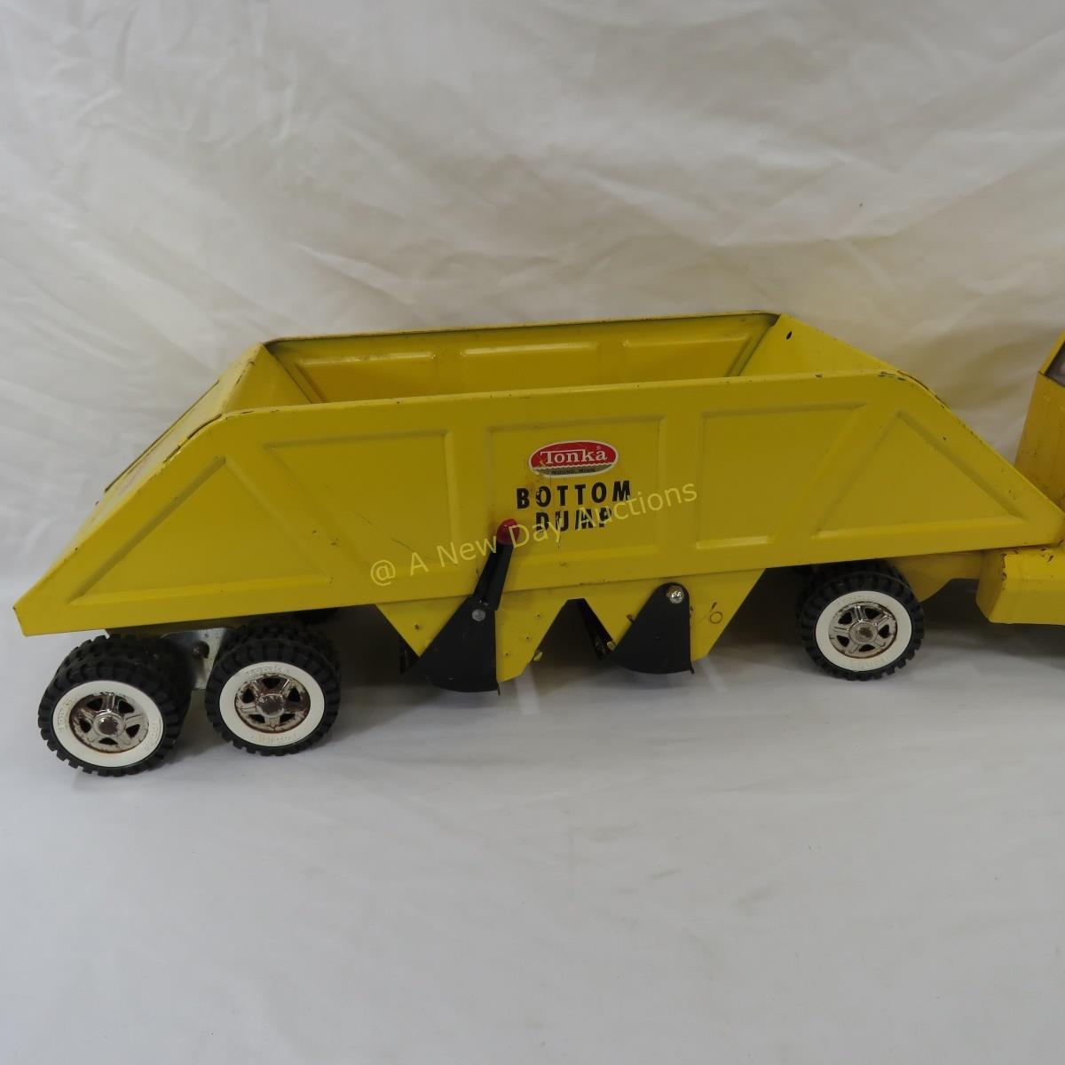 Vintage Tonka bottom dump truck and trailer