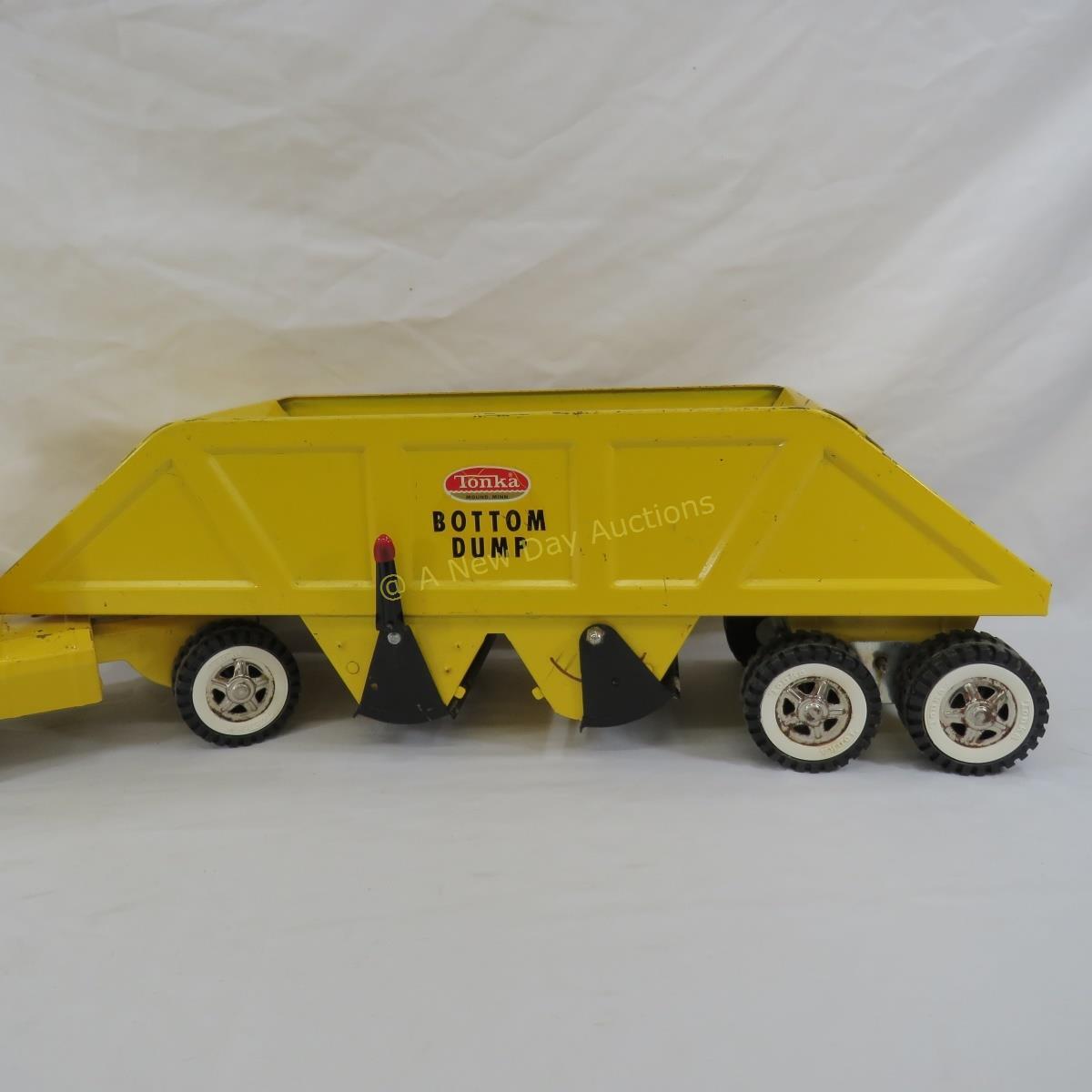 Vintage Tonka bottom dump truck and trailer